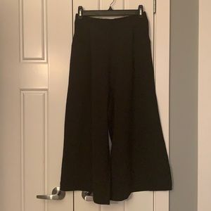 Black Wide-legged pants